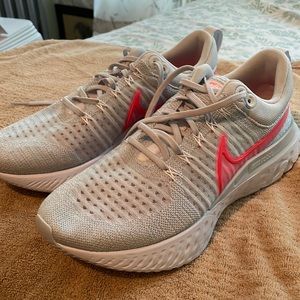 Nike Women's React Infinity Run Flyknit Grey & Pink